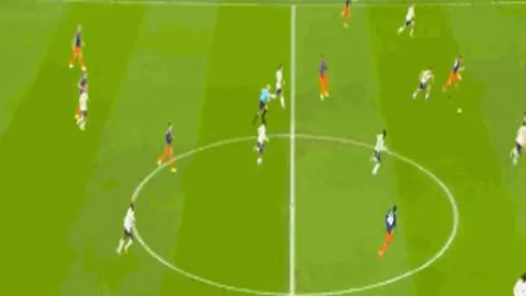 德里赫特替补出战，冲刺荷兰国家队第50场里程碑赛事